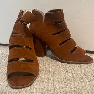 - Seychelles chunky sandal